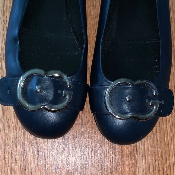 Like new Gucci flats. - Picture 2 of 8